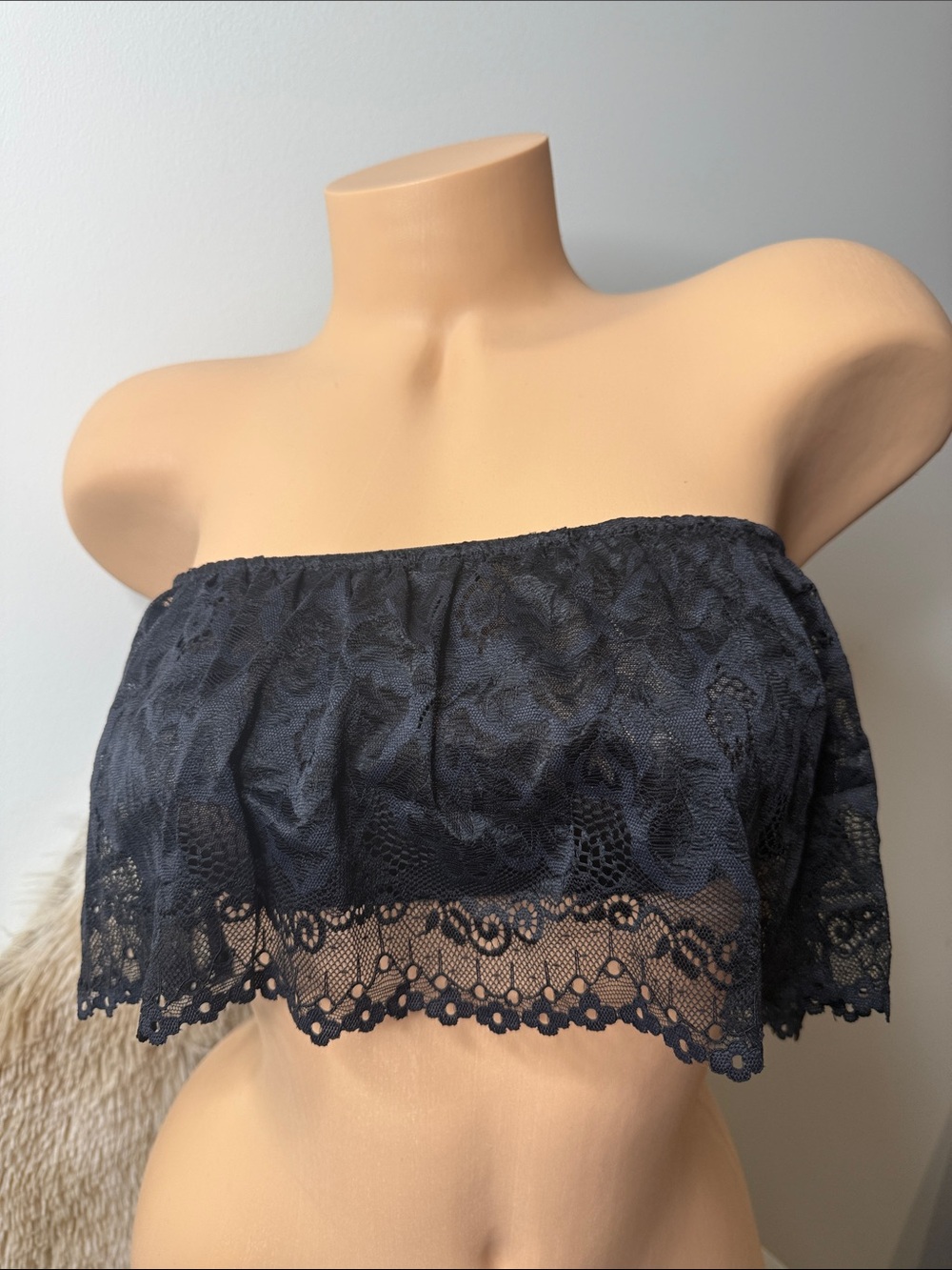 Fashion Forms Black Lace Strapless Bandeau Crop Top